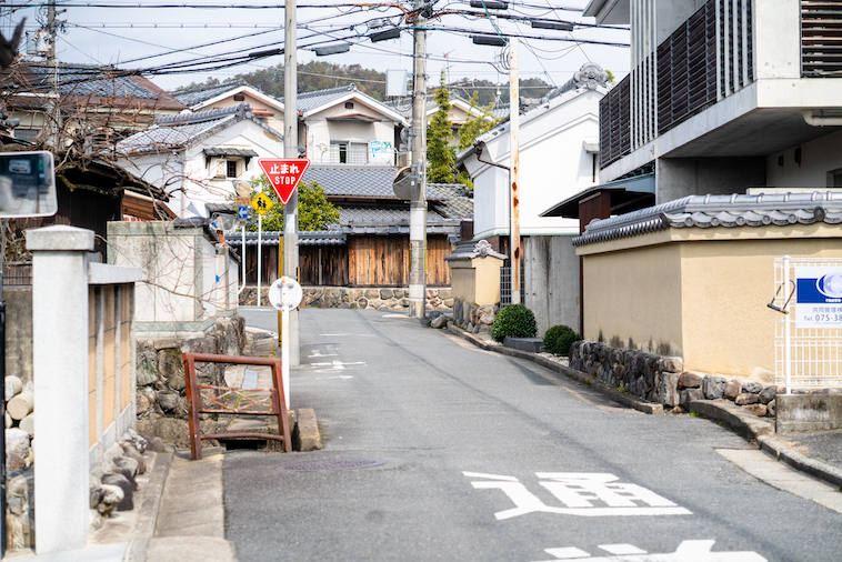 【写真】上賀茂神社近くは住宅街が広がる