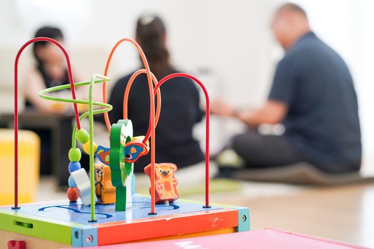 【写真】木でできたカラフルなおもちゃ