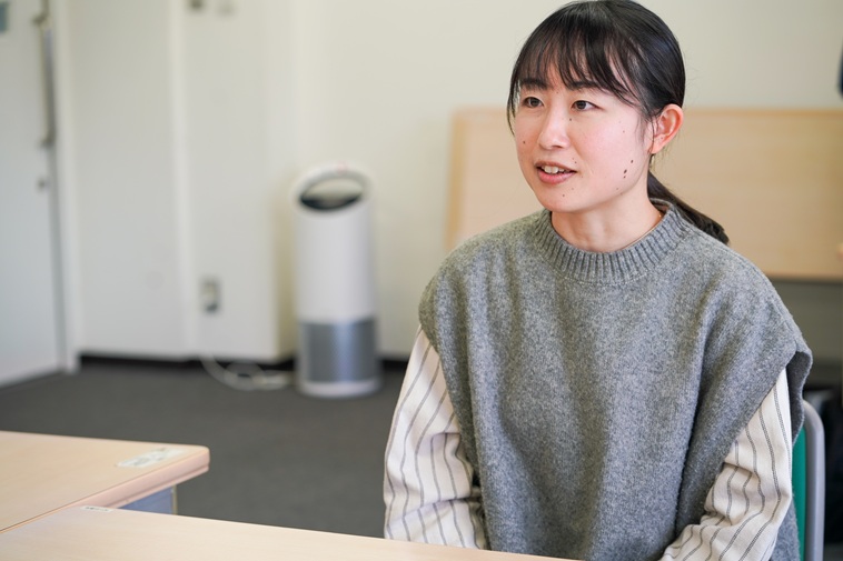 【写真】インタビューを受けるあさみさん